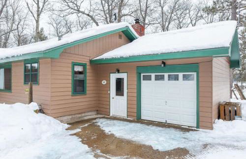 Bayview Cottage 3BR Fireplace Lakefront - Photo 22
