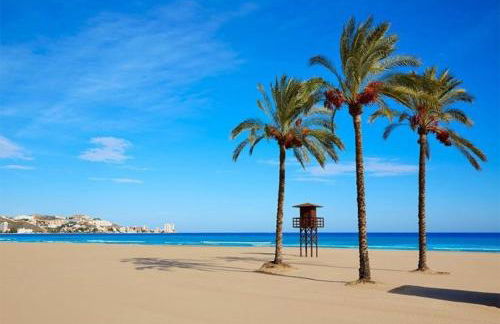 NUEVO, a 90 metros de la playa y con vistas al mar - Foto 1