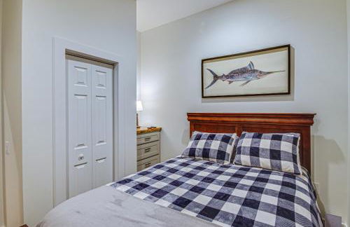 Waterfront Terry Home with 3 Decks and Hot Tub! - Foto 29