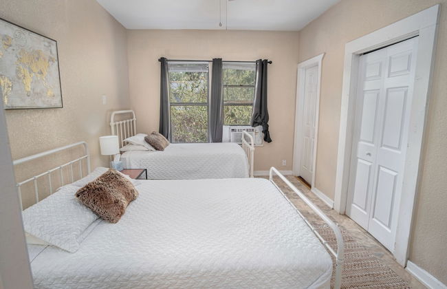 Cozy Downtown Guest House 2br/1ba Sleeps 8 - Foto 10