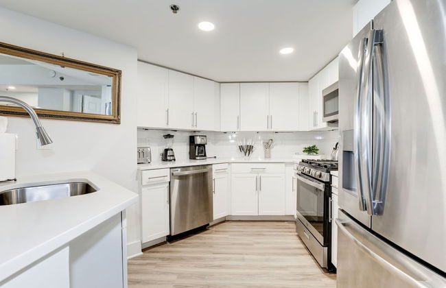Elegant 2BR Apartment Minutes From DC - Foto 44