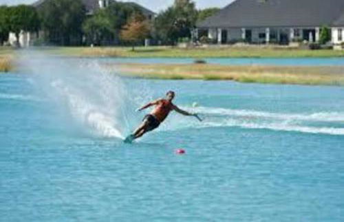 Centrally-Located 1BR Suite with Resort Pool View - Foto 22