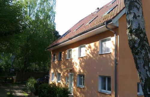 Private Souterrain Apartment in the green of Berlin - Foto 6