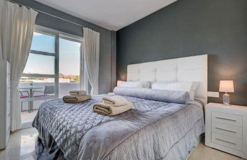 Stylish Penthouse Duplex at Matchroom Country Club - Photo 20