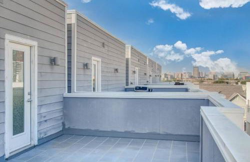 Luxurious Med Cntr/NRG Townhome - Photo 16