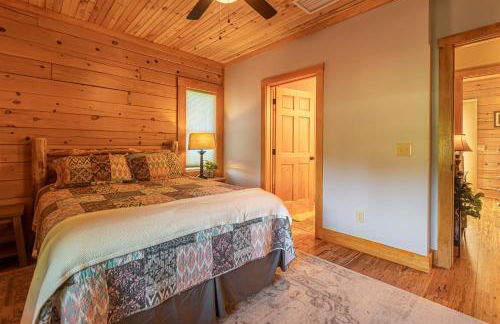 Luxury 4BR Log Cabin Near SIU & Wine Trail - Foto 27