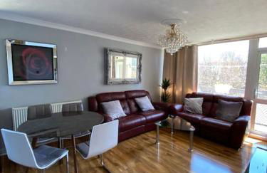 Entire flat, comfortable 2 double bedrooms - Foto 1