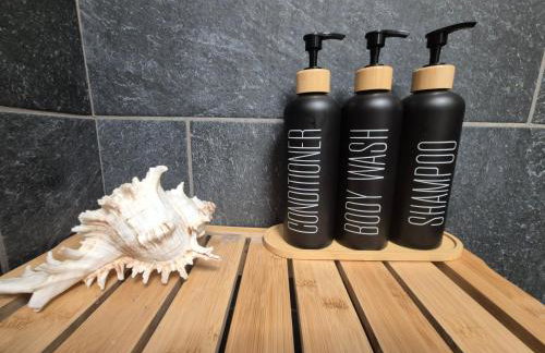 Hidden Gem near the beach with pool table - Foto 6