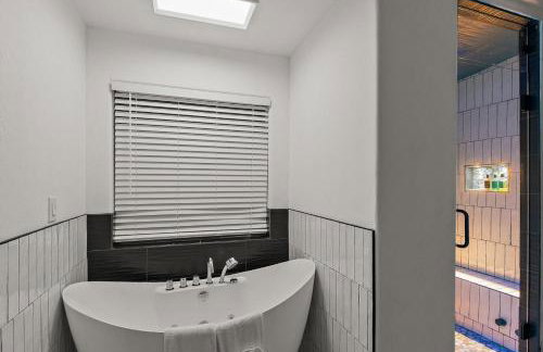 Chill and Relax Luxury Retreat with Pool Spa Game Room and Steam Room - Foto 52