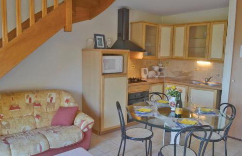 2 Bedroom Amazing Home In Plomeur - Foto 6