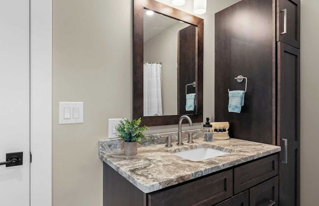 Lakeside Serenity by Avantstay Lakefront, Newly Built, Deck w/ Views! - Foto 34