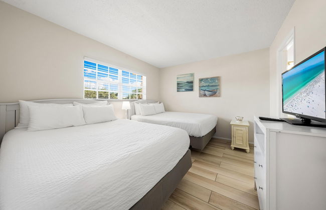 Palm Bay Club by Beachside Management - Photo 35