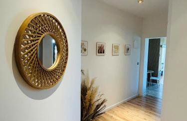 Luxury 2 bedroom apartment and garden - Foto 7