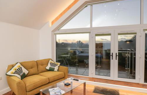 Upper Annex - Photo 2