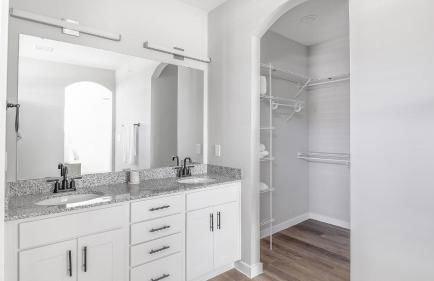 Landing Stylish 2BD Pool Courtyard - Foto 23