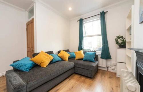 Charming Period Home near Surbiton with Garden - Foto 1