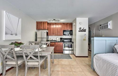 Pet-Friendly Retreat with Deck Steps to Marina! - Foto 6