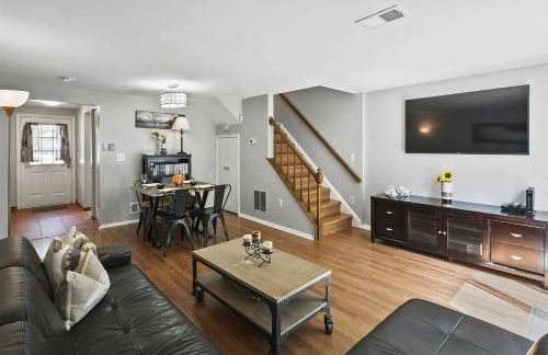 Townhome in No VA, 40 Mins to DC, Pets OK, Fast WiFi - Foto 7