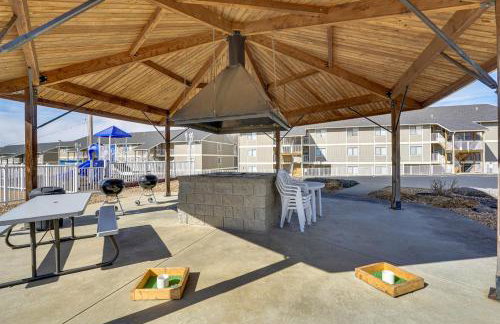 Lakefront Osage Beach Abode w/ Grill & Pool Access - Foto 3