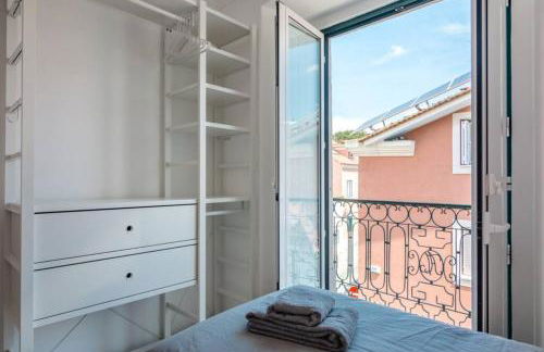 Beautiful Apartment with View of the Tagus River - Photo 7