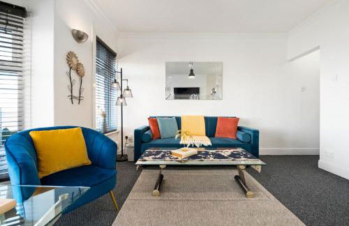 Sunny Seaside Paradise - Sleeps 5 - Photo 45