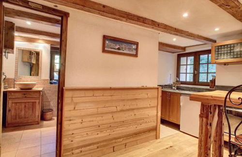 Savoyard Farmhouse - Sleeps 14 Garden & Parking - Foto 14