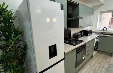 ResiLets - Plessey Road House, Large, Modern Home - Foto 27