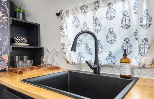 Flight of Fancy Vintage Airstream Rental - Foto 14