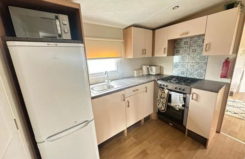 Harwich - Caravan - Sleeps 10 - Garden - Pool - Foto 5
