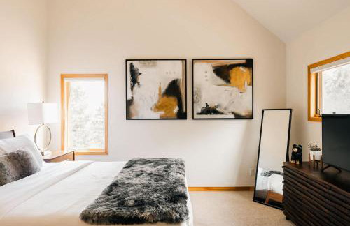 Peaceful Getaway with Hot Tub - Views - Evergreen - Foto 33