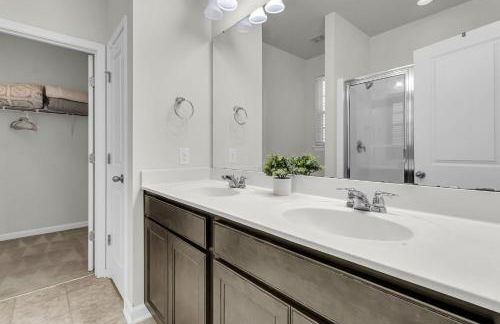 Quiet 3 Bedroom Escape in Ladson with 2 Car Garage - Foto 10