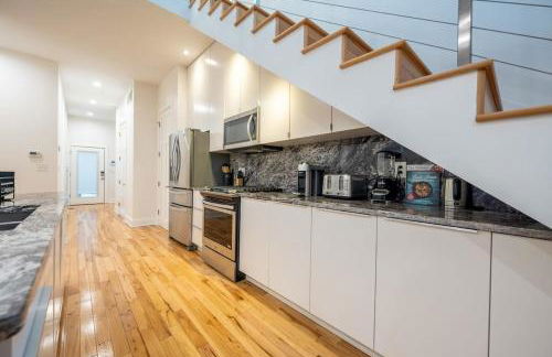 Modern Fountain Square Mansion with Hot Tub & Rooftop Patio- Family Friendly - Foto 11
