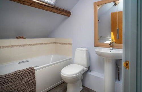 Converted Granary on a rural small holding - Photo 13