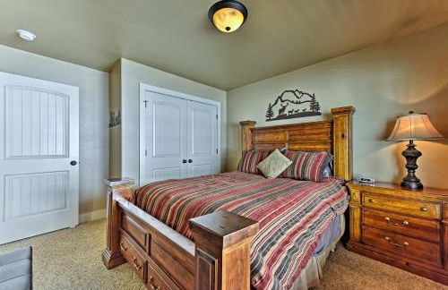 Cabin with Beach Access, Sport Court, Hot Tub and View - Foto 30