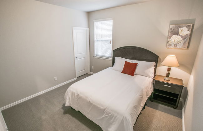 Beautiful furnished 3 bedroom Allen Home - Foto 5