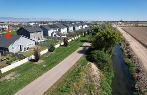 BRAND NEW 4-BDRM HOME Farmhouse at Grand Rapids - Foto 23