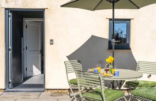 Funzi- Private Norfolk Retreat dog friendly garden - Photo 4