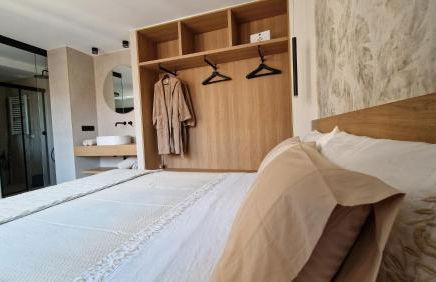 Las Campanas de la Catedral Suite Jacuzzi - Foto 20