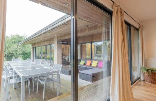 Stunning 6 Bedroom with Swimming Pool & Sauna! - Foto 76