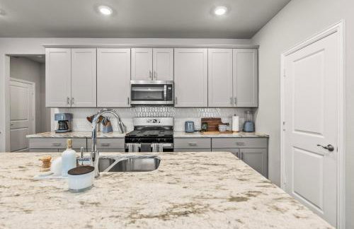 4Bed Luxury Getaway with Pool Table and Near Lake Lavon - Foto 30