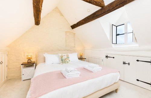 Wold House 18th century Cottage Barn - Pass the Keys - Photo 4