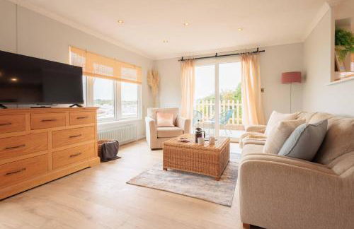 Sunset Lodge, River View & Log Burner - Foto 15