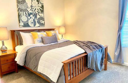 Spacious & comfy home in ultra-convenient location 2025 Traveller Award Winner - Foto 54