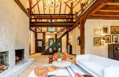 Unique Fully Restored Landmark Barn in Hudson - Foto 18