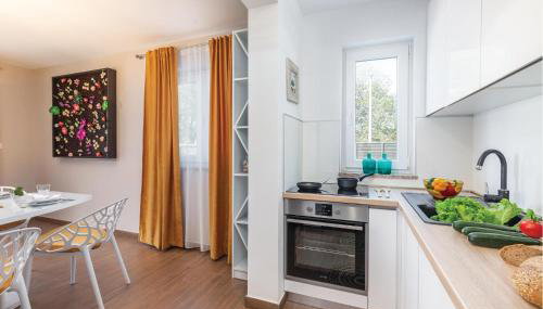 Amazing Home In Mihatovici - Foto 5