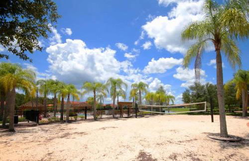 Four Bedroom w/ Screened Pool Close to Disney 4572 - Foto 78