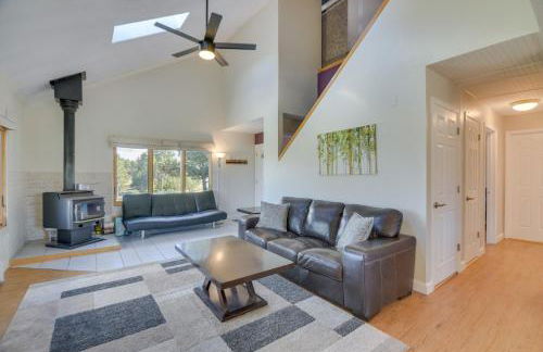 Cozy Red Feather Lakes Retreat with Deck and Yard - Foto 6