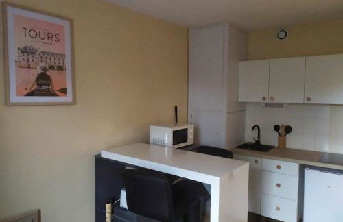 T1 cosy 2 personnes à Tours Sud - Photo 5