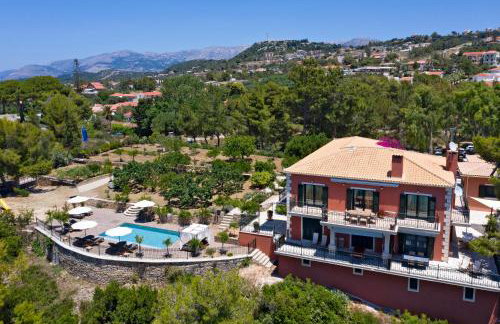 Avra Private Suites - Photo 13