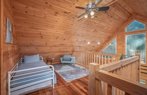 Spectacular Log Cabin Home 45 minutes to Asheville - Foto 9